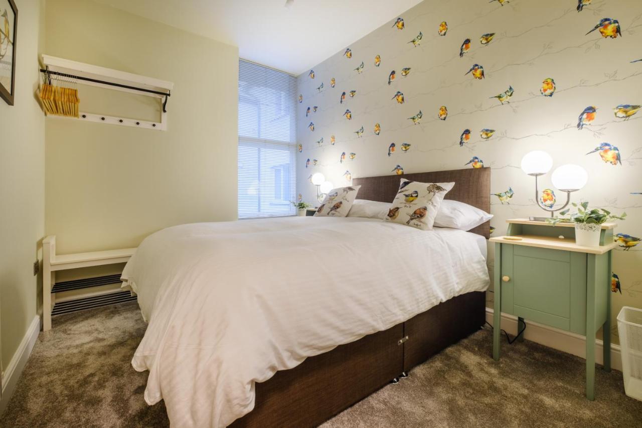 Flat 2, The Old Antiques Warehouse - Free Off-Site Health Club Access With Pool, Sauna, Steam Room & Gym Bowness-on-Windermere Kültér fotó